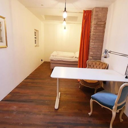 Helles Zimmer Im Loft มานไฮม์ ภายนอก รูปภาพ